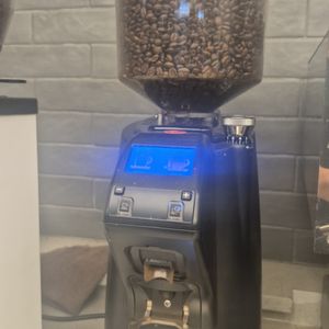 유레카제니스 자동 그라인더