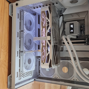 7800x3d 4080s 2테라 올화이트피씨팝니다