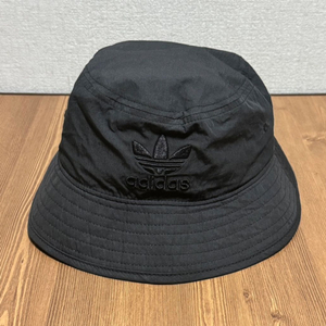 [새제품] 아디다스 블랙 버킷햇