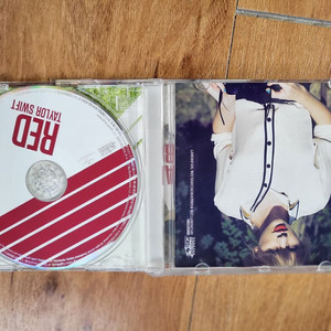 테일러스위프트 RED 앨범 2012년