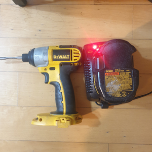 디월트 Dewalt DC835 임팩 드라이버 전동드릴