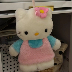 고전 키티 파우치 인형