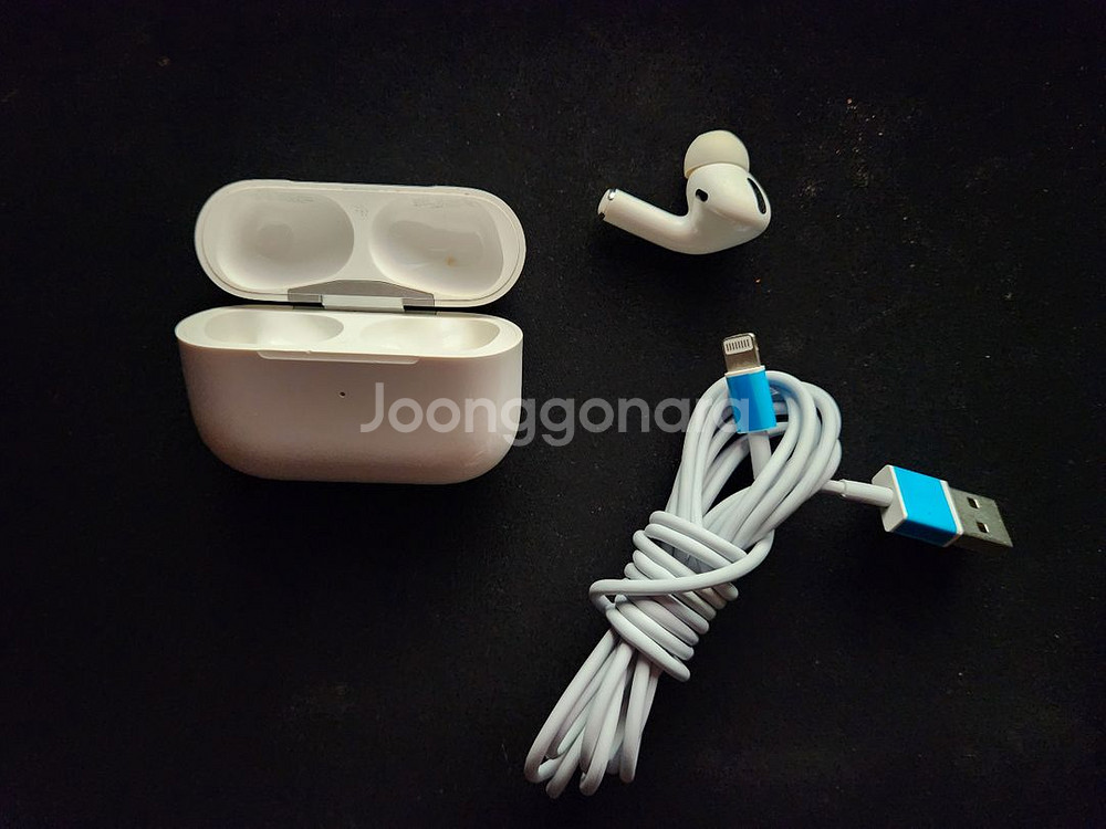 에어팟프로2 본체+오른쪽+충전기--1