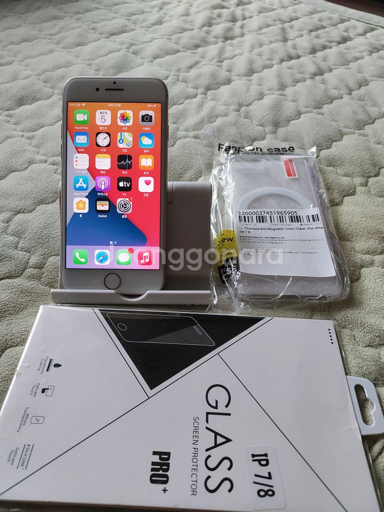 아이폰8 64G 골드 S급팝니다--0