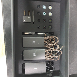 AKG N5005 이어폰 팝니다.