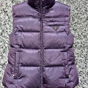 프라다 패딩쪼끼 바코드정품!여자38사이즈!상태좋음!