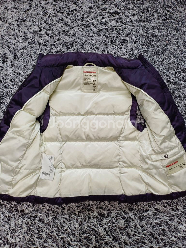 프라다 패딩쪼끼 바코드정품!여자38사이즈!상태좋음!--3