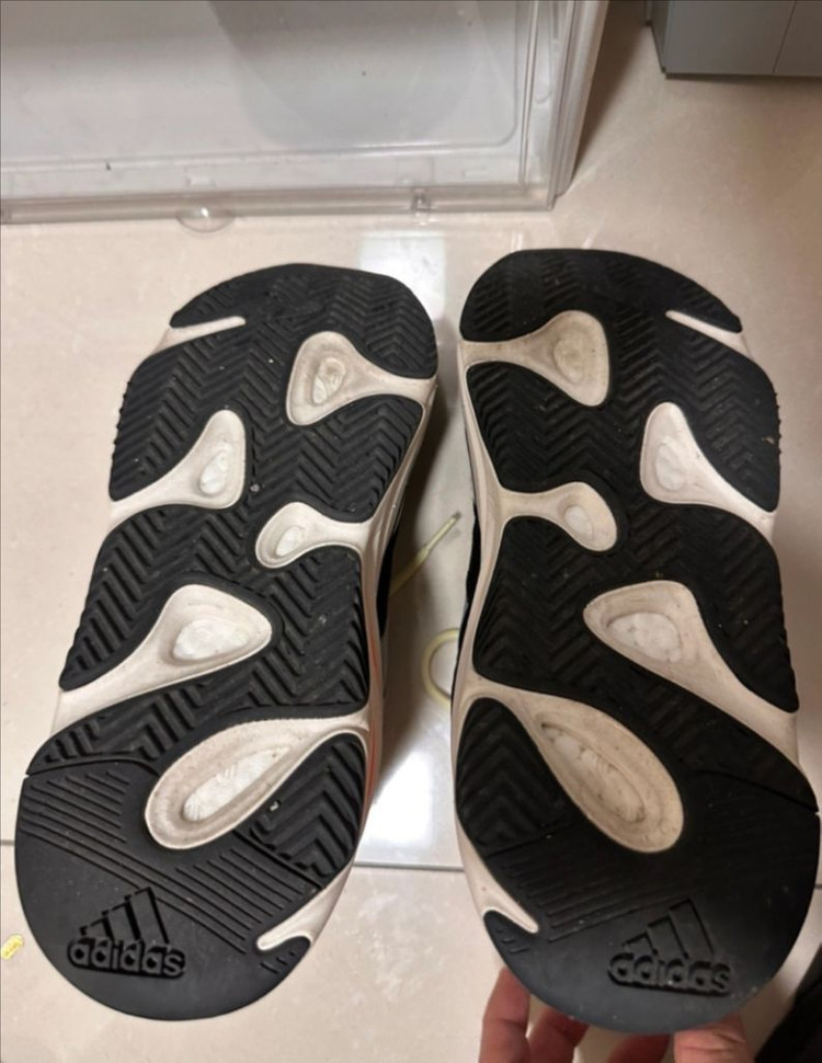 아디다스 웨이브러너 275 이미지