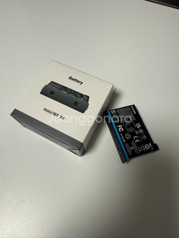 인스타360 X4 악세사리 팝니다--2