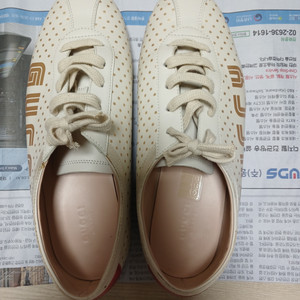 구찌 스니커즈 아이보리