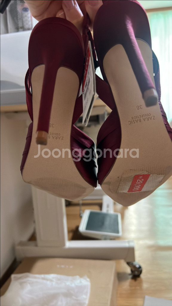 자라 플럼 새틴 하이힐 245mm--2