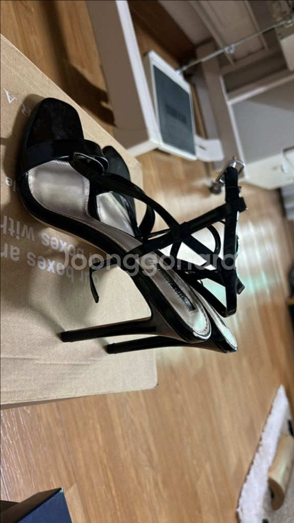 포에버 21 검정 샌들 스트랩 하이힐 250, 260--1