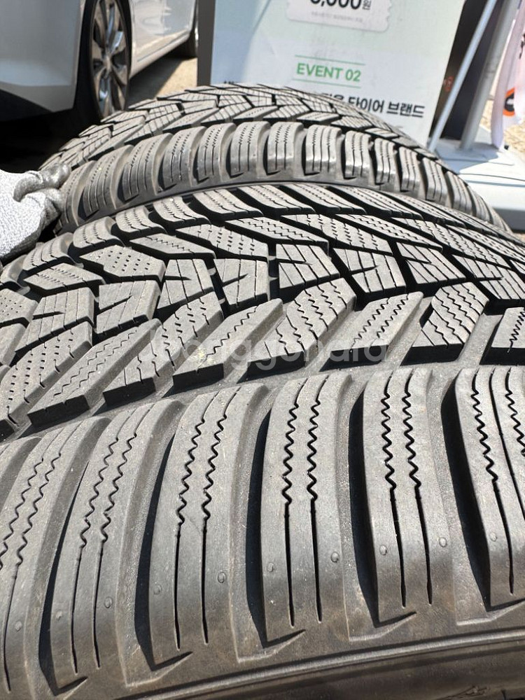 (거의신품)한국타이어 19인치 윈터타이어 판매--7