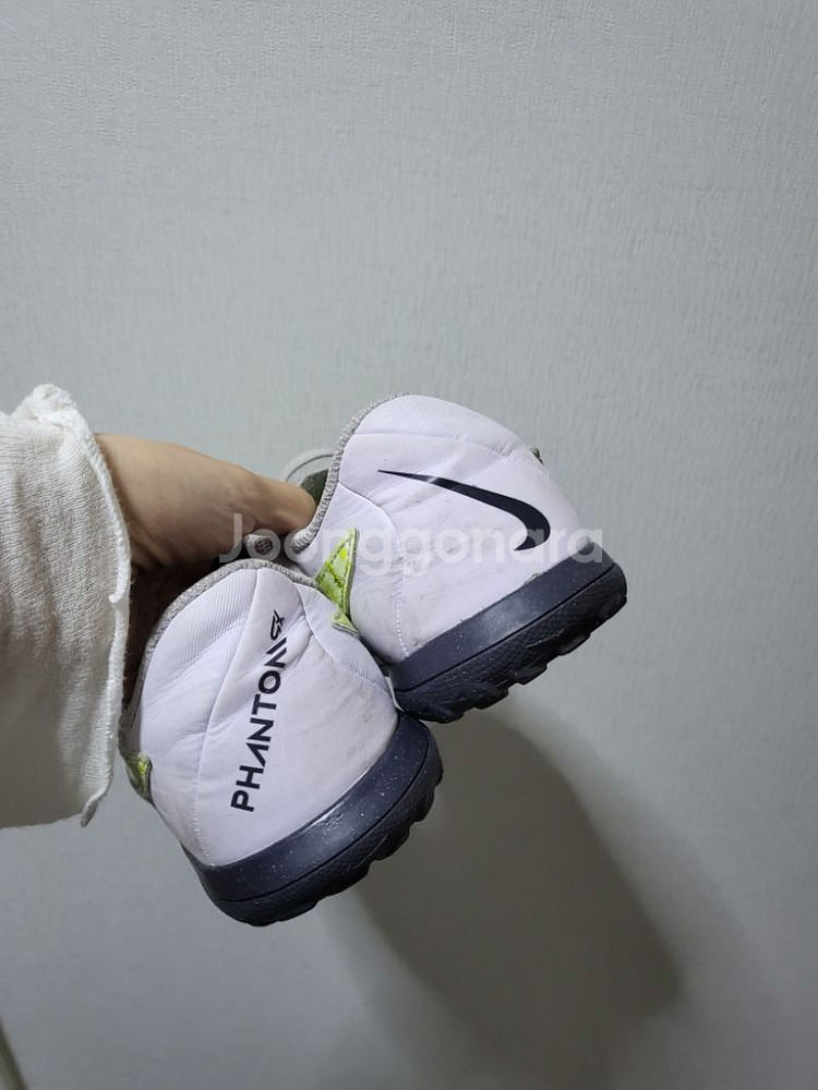 나이키축구화.풋살화230--1