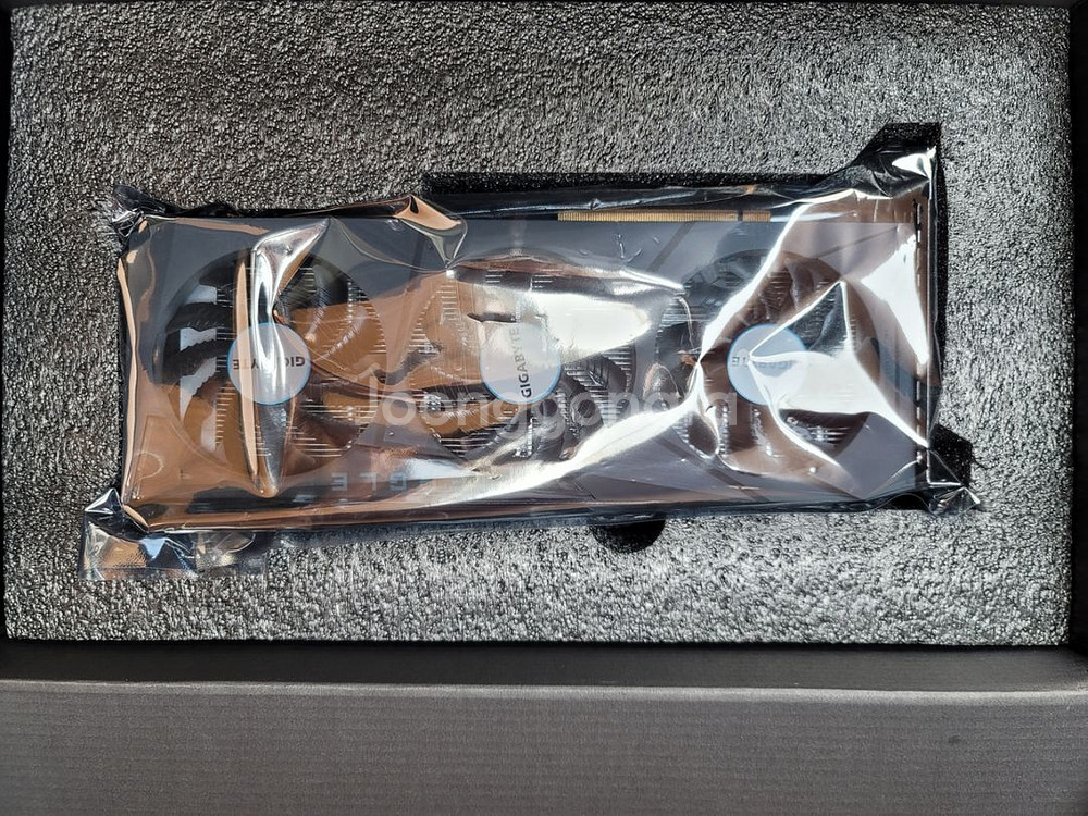 기가바이트 RX6600 8GB 팝니다--1