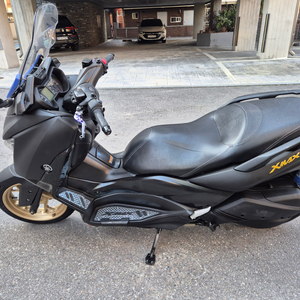 x-max 300