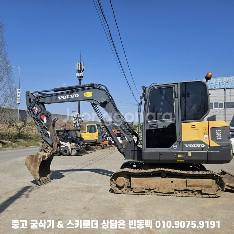 볼보 EC60E 16년식 집게장착 중고02굴삭기--1