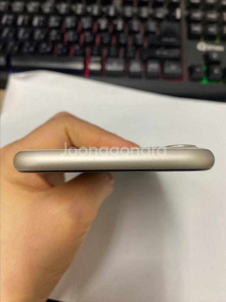 아이폰11 화이트 AA급 128GB 무잔상--3