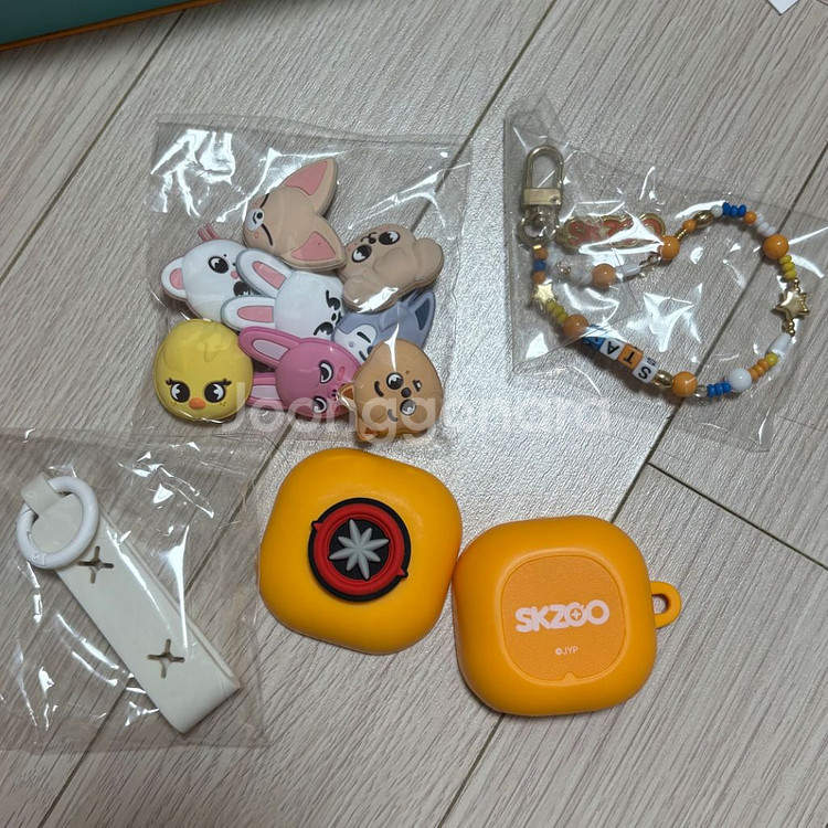 스트레이키즈 스키주 갤럭시 버즈2 콜라보 에디션 판매--2