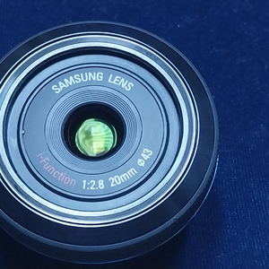 삼성카메라 nx 20mm 단렌즈