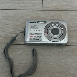 니콘 COOLPIX 8.0