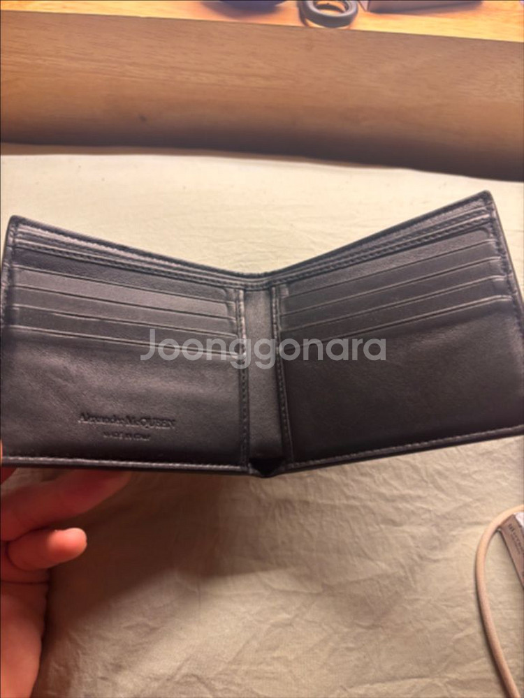 정품 알렉산더 맥퀸 그래피티 반지갑--2