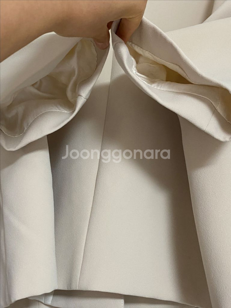 자라 반팔 크롭 블레이저 L 아이보리--9