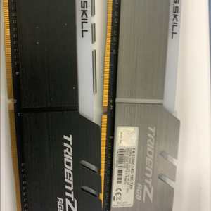 ddr4 16기가 팝니다 8x2 지스킬