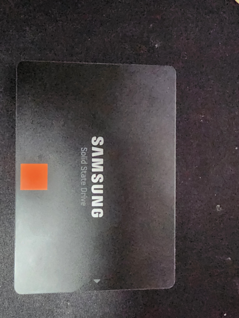 840 PRO SSD 256G 팝니다