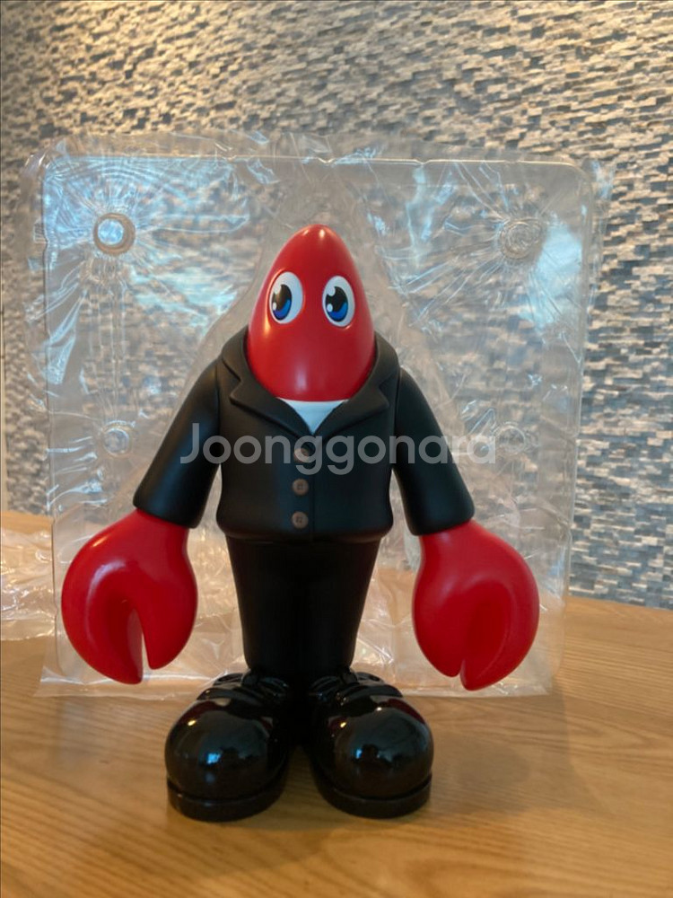 필립콜버트 아트토이 피규어 랍스터 블랙슈트--3