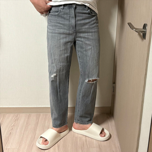 정품 유니클로 흑청 데미지 데님팬츠 그레이 청바지 32