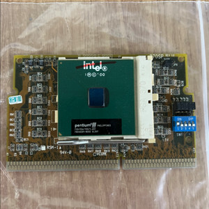 골동품 컴퓨터 인텔 펜티엄3 CPU