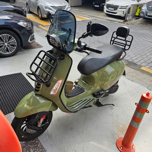 베스파 스프린트 125cc 2023년식