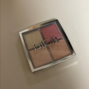 디올(DIOR) 백스테이지 로즈골드 하이라이터