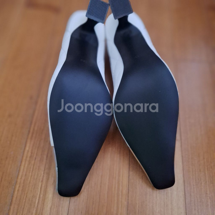 # 화이트 퀼팅 힐(250)새상품--2