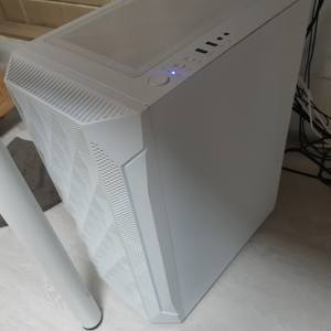 컴퓨터 고사양 7500F 4060 32gb 1tb