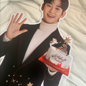 배우 김수현 뚜레쥬르 실물 사이즈 등신대 판매