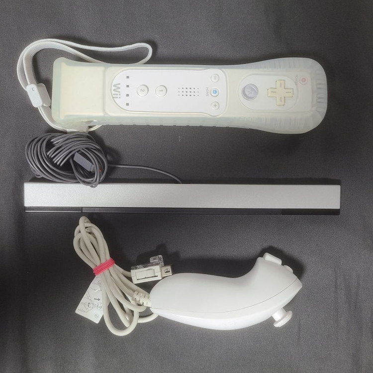 위유 wiiu 위 3종세트 위리모컨, 센서바, 눈차크 이미지