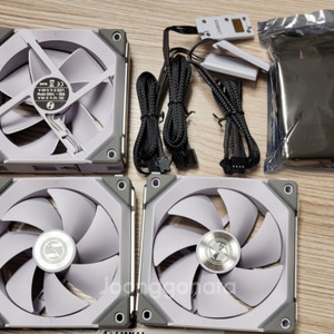 리안리 FAN 120 RGB & 컨트롤러 새제품