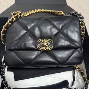 샤넬 19백 미듐 30번대 램스킨