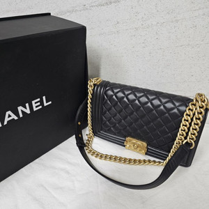 샤넬 보이백 미디움 23번대 풀구성