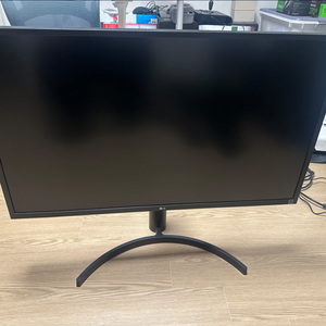 LG 32UK550