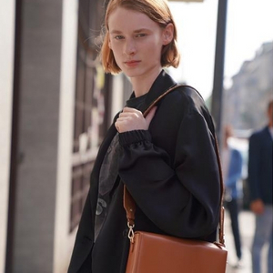 MUTEMUSE 무트뮤즈 어뮤즈백 베이직 스트랩