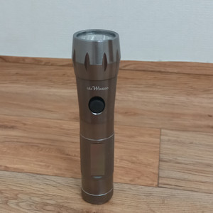 the Win600 손전등 새상품 Flashlight