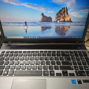 삼성 15인치 JBL스피커 탑재 노트북 NT550P5C