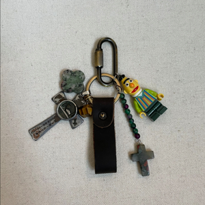 Bert & Cross Multi Charm Keyri