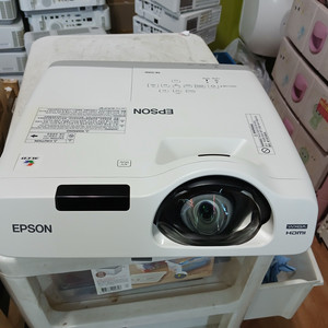 앱손 단초점3400안시 선명한 중고빔프로젝터eb535w
