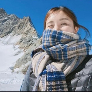 새상품) 역대급 인기 아크네 체크 머플러