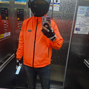 라이더런 (구 아라이) 바람막이 M 오렌지 새거 팝니다