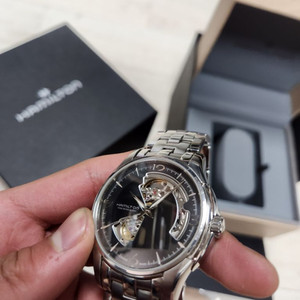 해밀턴 재즈마스터 오픈하트 오토매틱 시계 처분 합니다